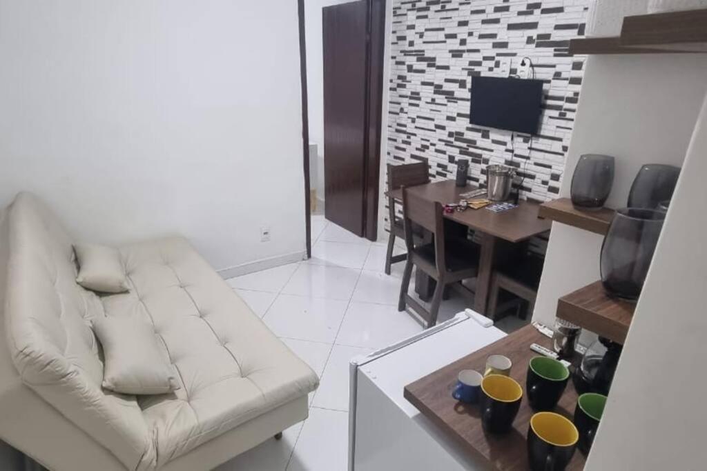 Quarto E Sala A Uma Quadra Da Praia Copacabana Posto 02 Rio de Janeiro Exterior photo